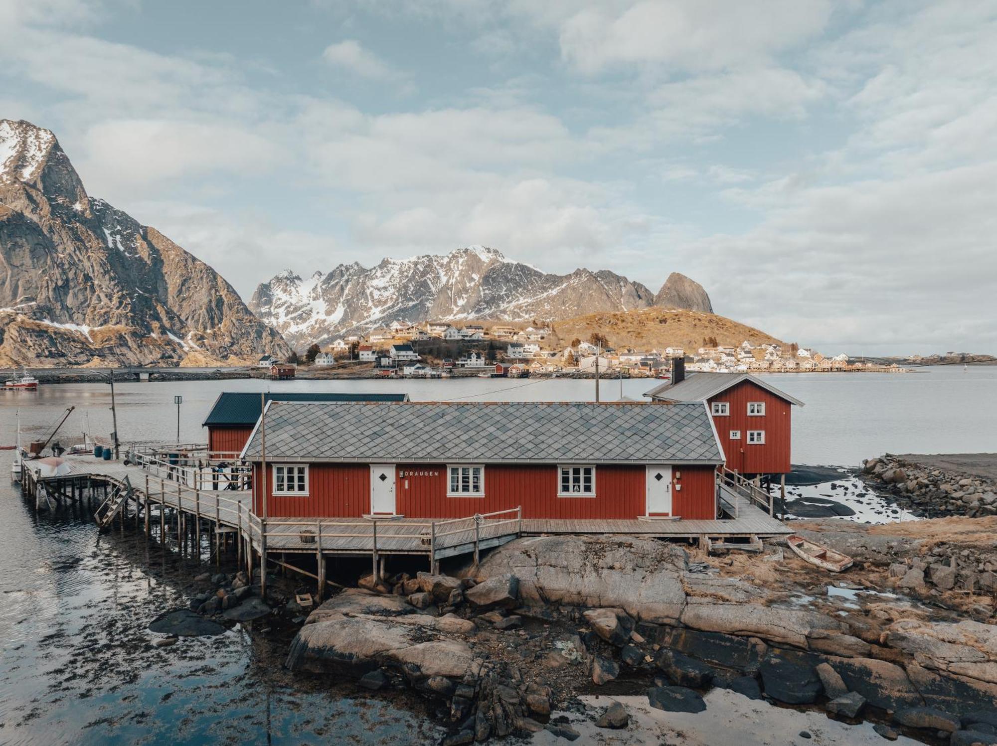 Дом отдыха Arctic Fishermans Lodge- Sauna Included *
