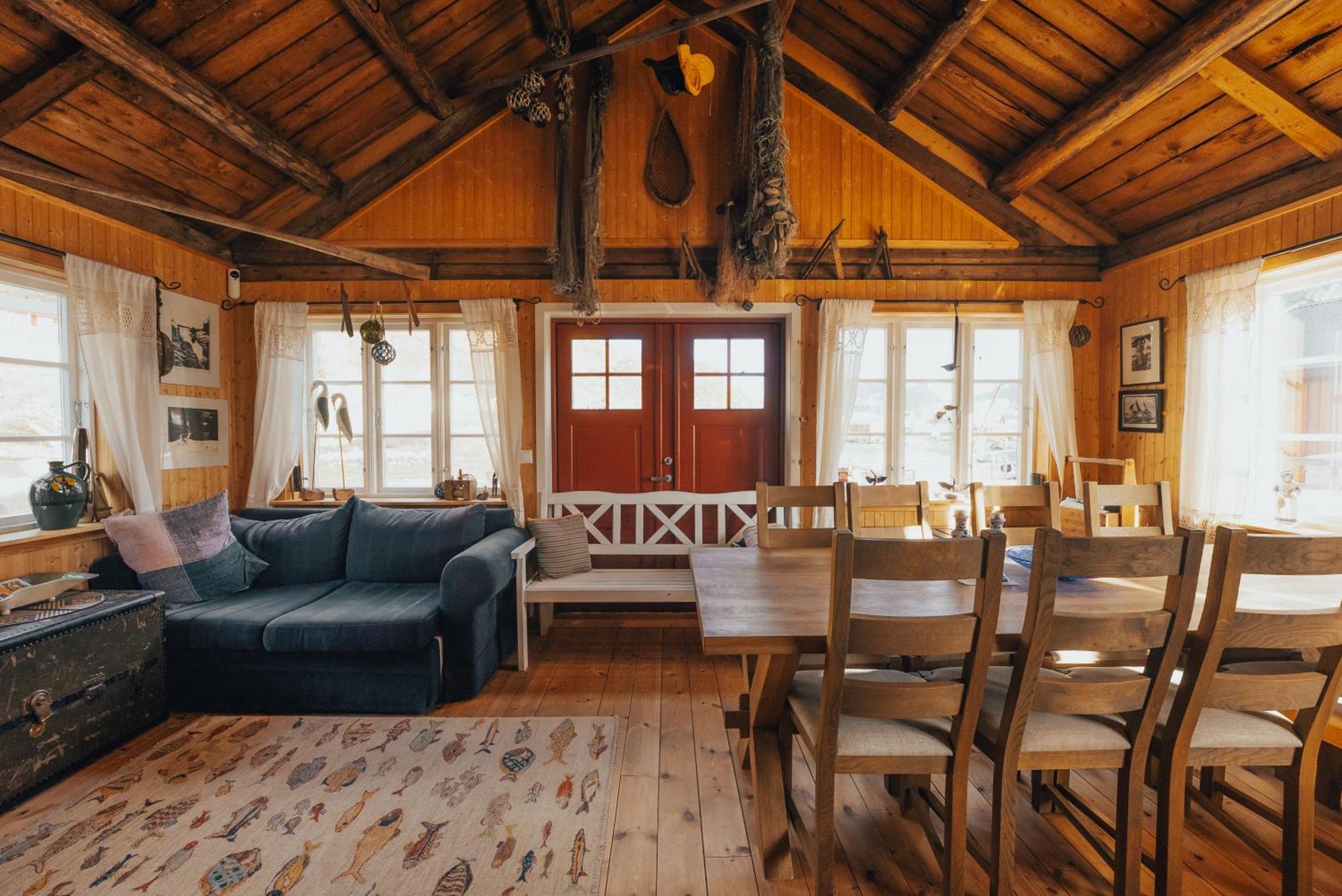 Arctic Fishermans Lodge- Sauna Included