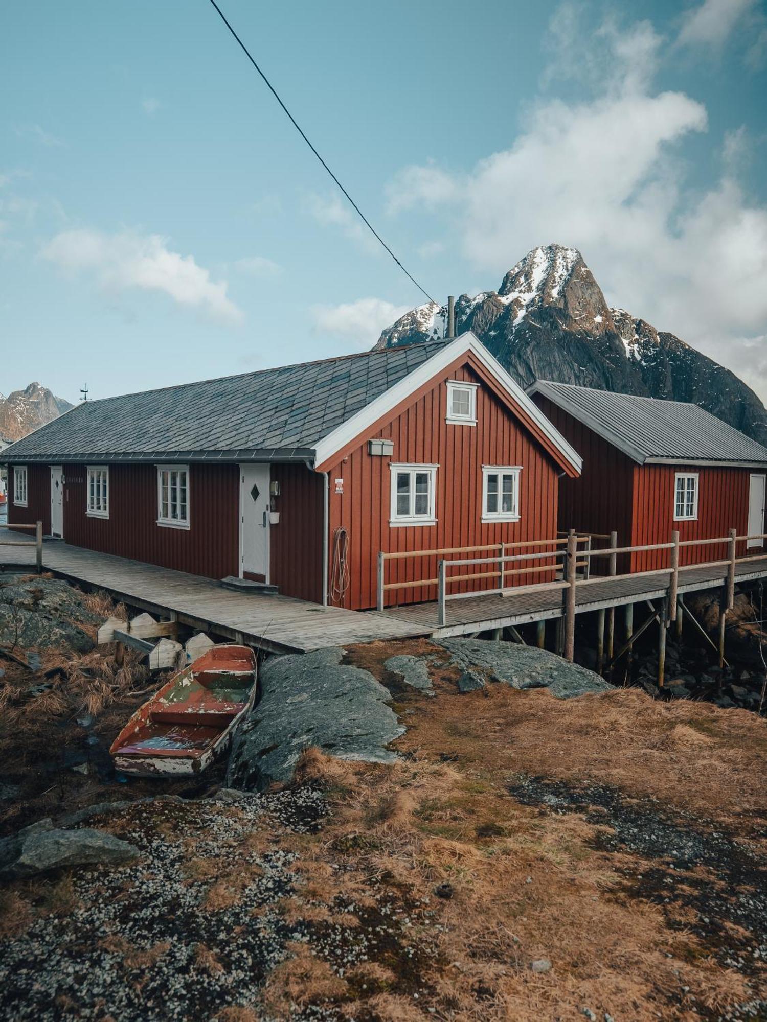 Arctic Fishermans Lodge- Sauna Included Дом отдыха